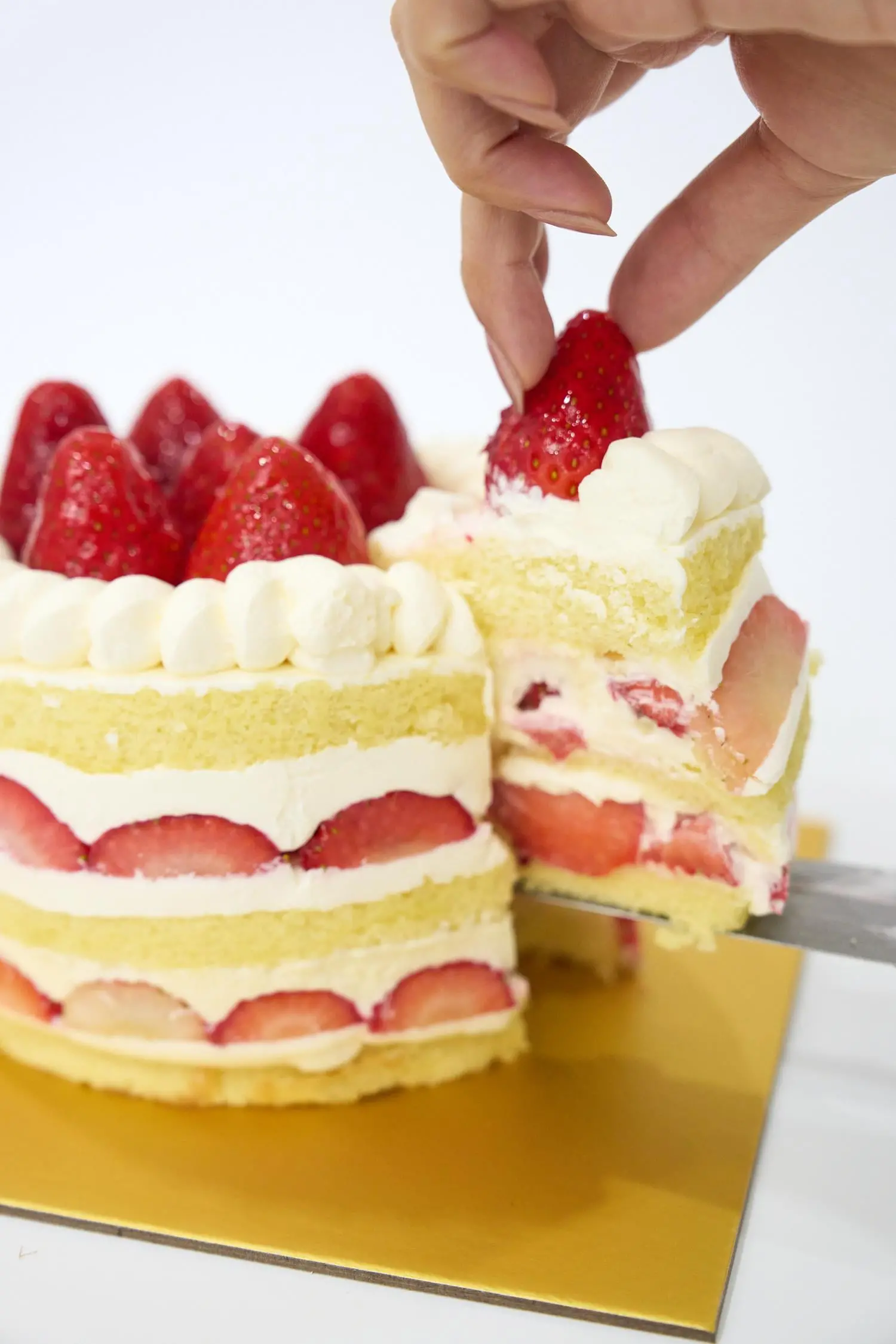 Strawberry Cake - Image 2